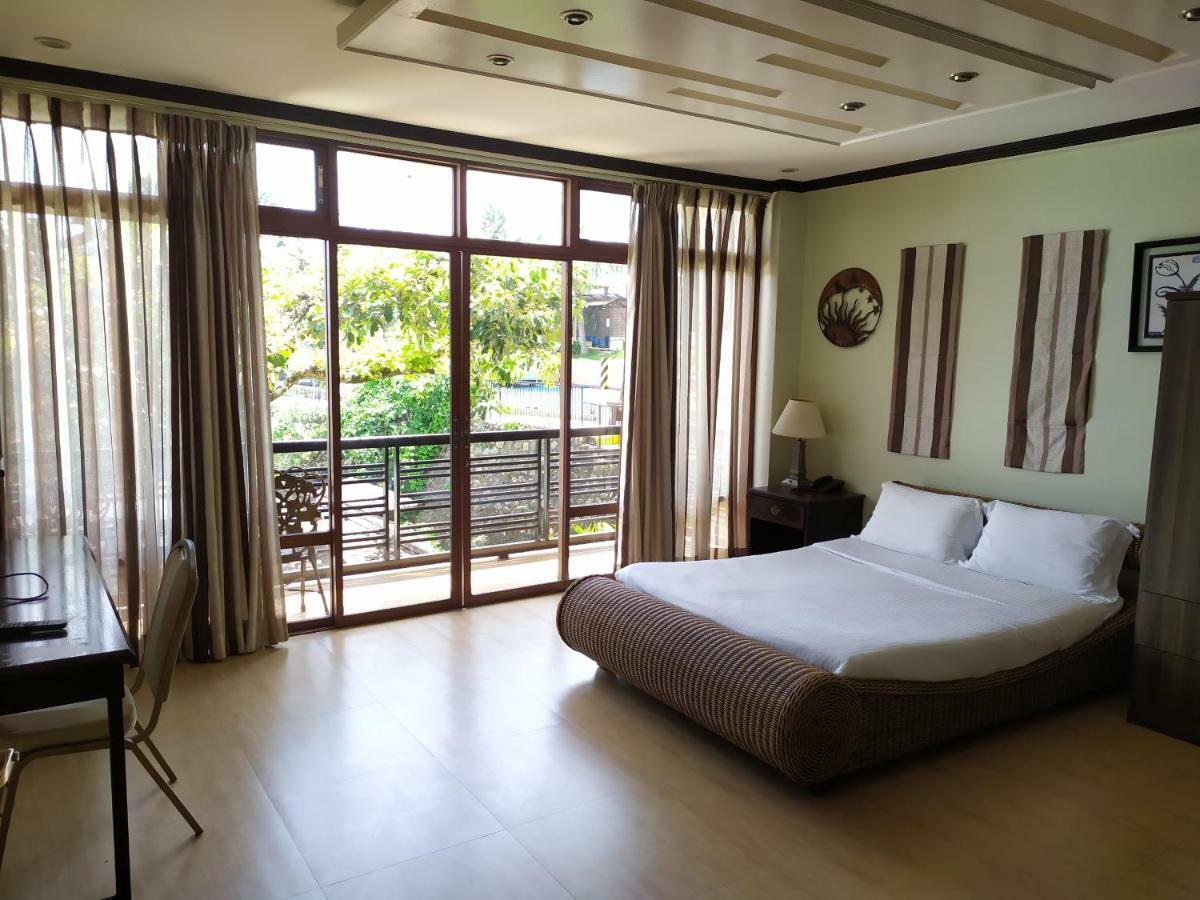 Seascape Resort Batangas Buitenkant foto